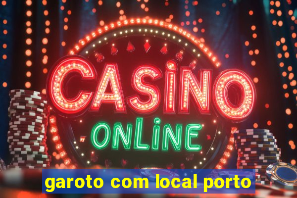 garoto com local porto