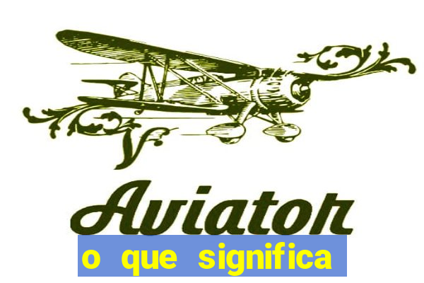 o que significa sonhar dobrando roupas